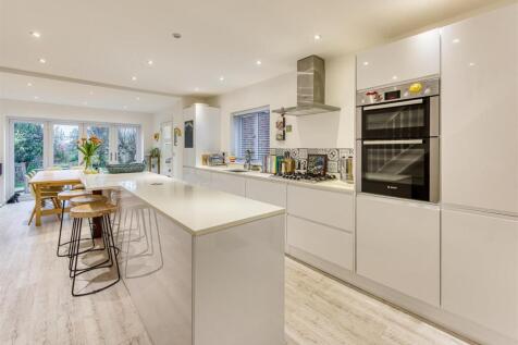 Hilltop-kitchen2.jpg