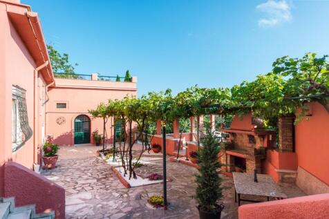 Downstairs courtyard