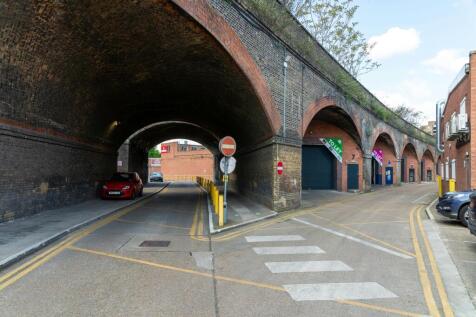Bermondsey Arches  May 2316.jpg