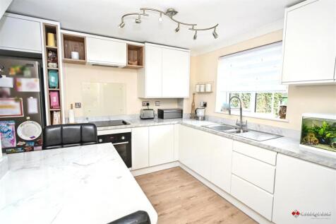 Refitted Kitchen/Breakfast