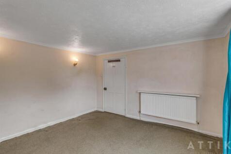 28 Norwich Road Halesworth IP19 8BX (15).jpg