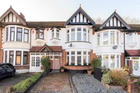 Hale End Road, IG8