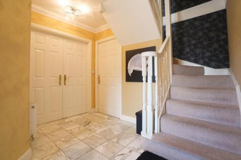 EweMove Estate Agents Scunthorpe - Entrance Hallwa