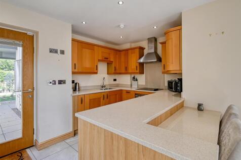 2 Bradeney Drive-3.jpg