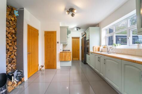 kitchen-2.jpg