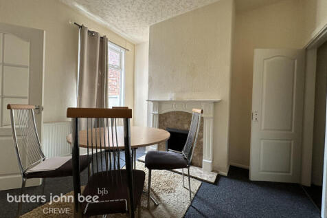 Market Close, Crewe photo 5