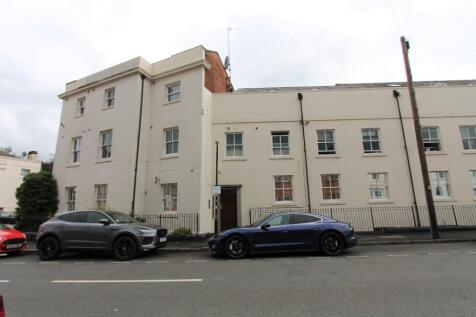6-bed flat on 6 The George, 40 George Street, Leamington Spa, CV31, £3,300/mo