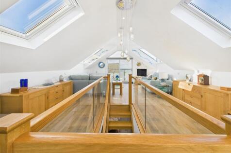 OPEN PLAN LIVING ROOM