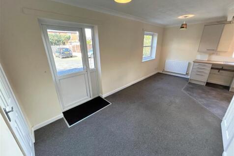 Millgrove Gardens, Woodfield Street, Kidderminster photo 5