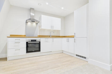 Luxury New-Build Apartment to Let