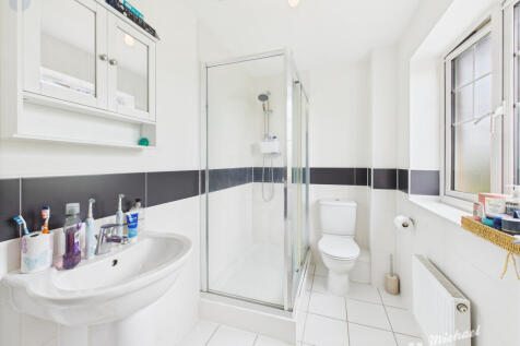 CAM03852G0-PR0296-STILL028