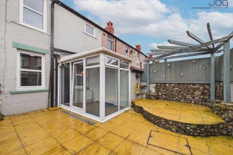 Spacious Yard