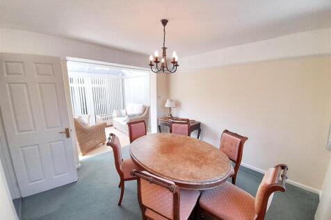 Dining room 1 new.jpg