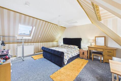 Bedroom: