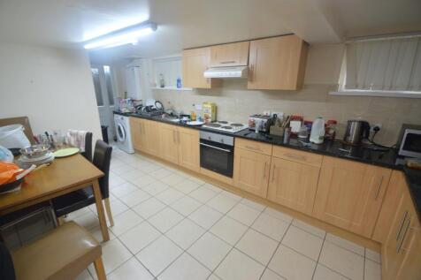 7-bed house on St. Michaels Villas, Leeds, West Yorkshire, LS6, £3,640/mo