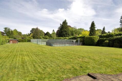 Pool &amp; Tennis Court