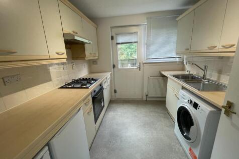 Elgin Court, Dunfermline, KY12 photo 3