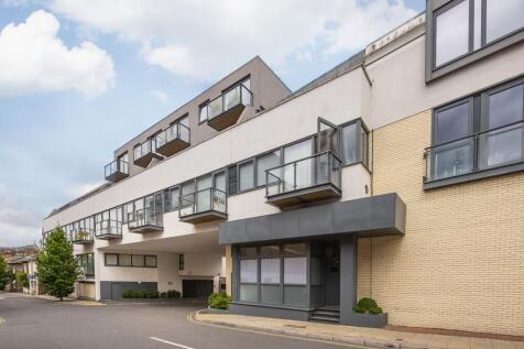 2-bed apartment on St. Marys Road Surbiton KT6, £2,650/mo
