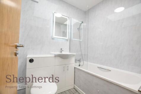 bright_bathroom_listing_MATCH.jpg