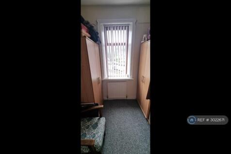 The Grove, Bradford, BD10 photo 4