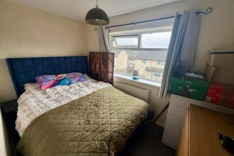 17, Stanningley Avenue, Mixenden, Halifax, Calderdale photo 4