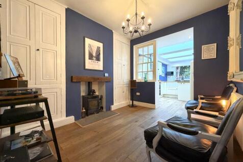 Sitting Room 882