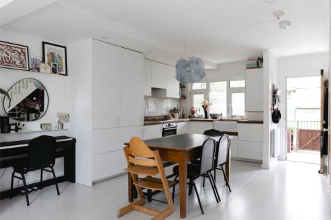 Longman House E2