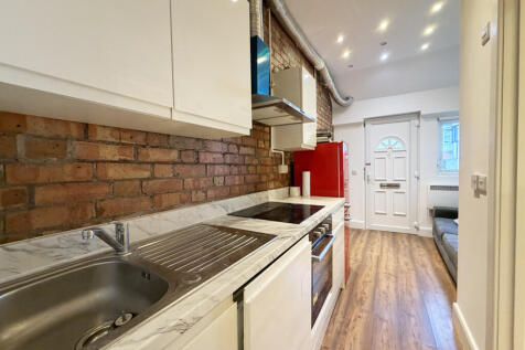 Ambrose Avenue, London, NW11 photo 3