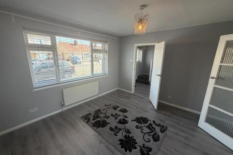 Nicholl Road, Basildon photo 5