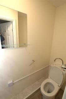 14 Outram R3 Ensuite reverse.jpg