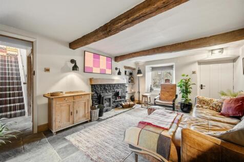 Saxton Mee Well Yard 0021.jpg