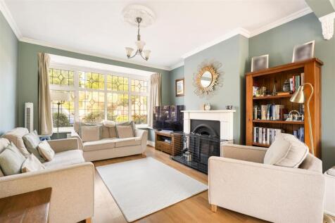 Larkswood Road, E4