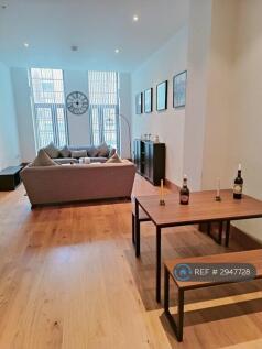Lounge/ Dining 