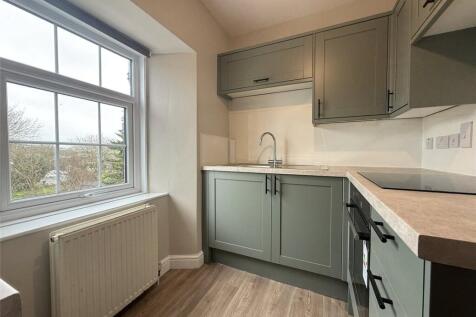 East Street, Crediton, Devon, EX17 photo 4