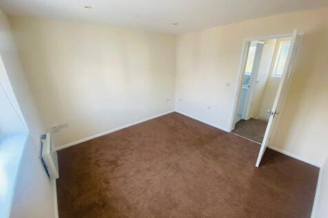 91 Essex Road photo 4