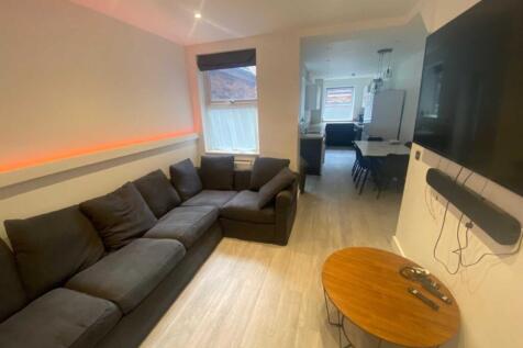 6-bed terraced on Langley Road, Fallowfield, £3,692/mo