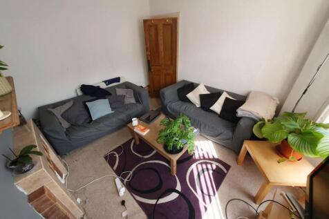 Living Room (2)