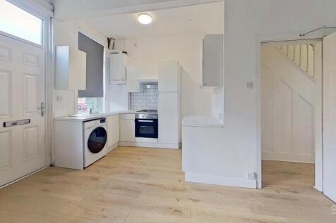 Ebor-Mount-Kitchen-Defurnished