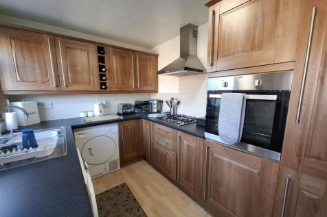 Glenwoods, Newport Pagnell, Buckinghamshire, MK16 0NF photo 4