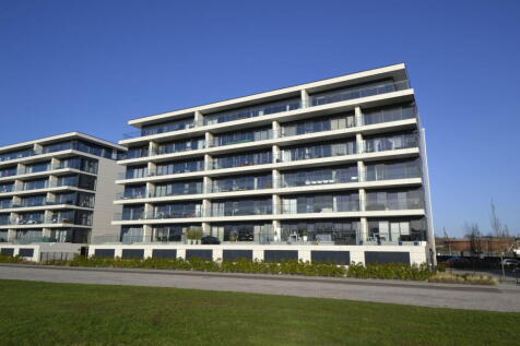 Newbury, RG14 - property photo