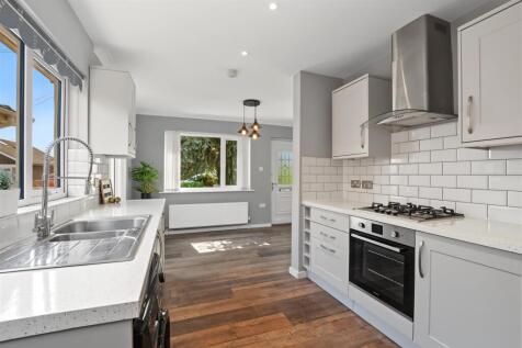 Kitchen_3.jpeg