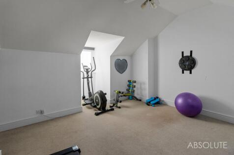 Maisonette upper floor bedroom