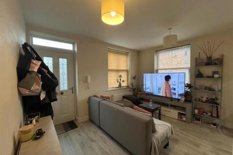 Maybury Close, Kettering, Northants photo 3