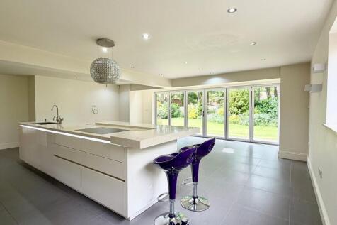 LIVING KITCHEN