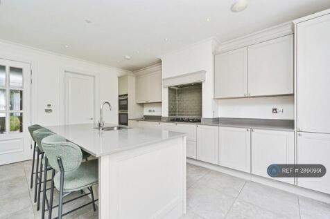 Barrons Chase, Richmond, TW10 photo 4