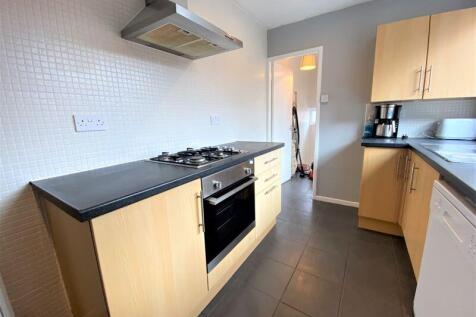 Three Bed Student Flat - £99 pppw plus bills, South View West, Heaton photo 3
