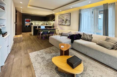 Distillery Wharf, Regatta Lane, London, W6. 2 bedroom apartment for sale