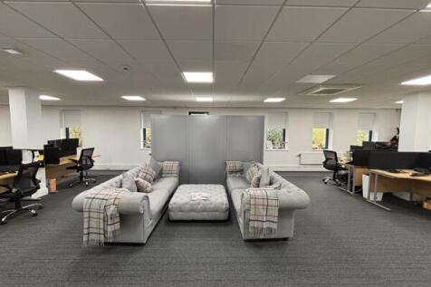 Office to rent Image 3