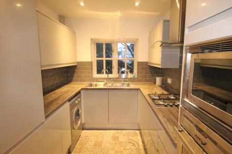 Quarry Dene, Weetwood, Leeds, LS16 photo 3
