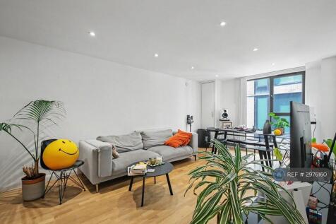 Open Plan Living Room/ Kitchen
